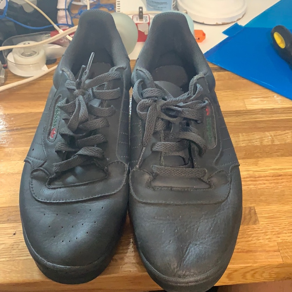 yeezy calabasas black sz10.5